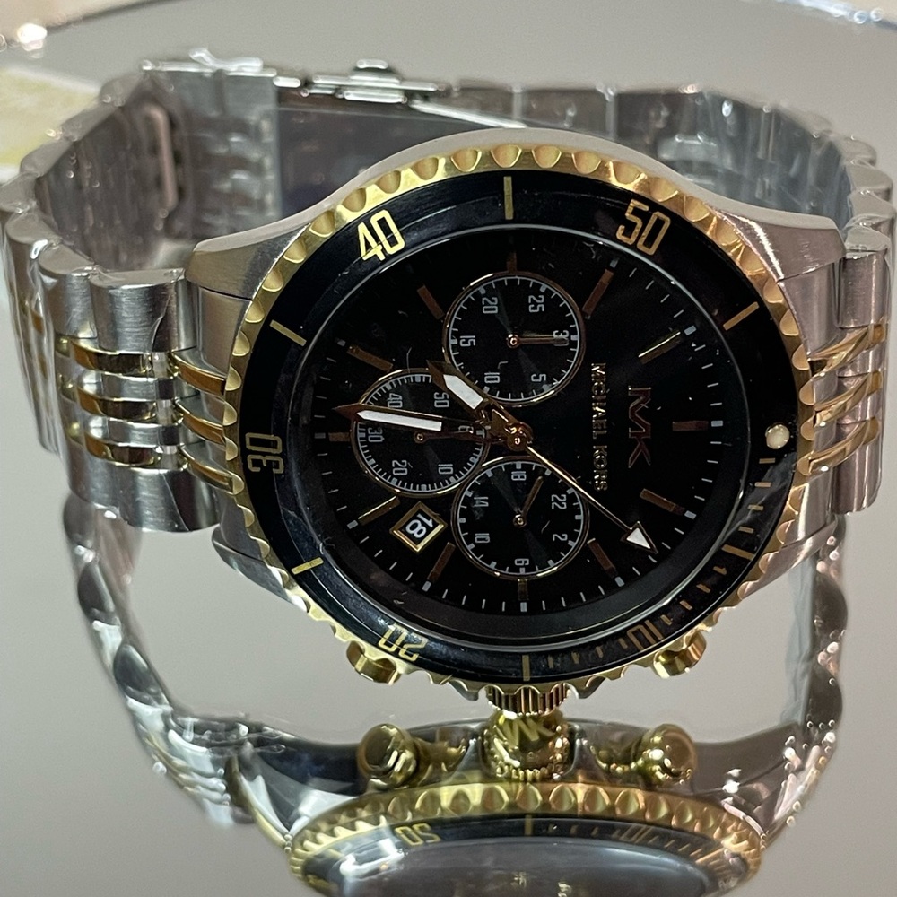 Michael Kors Men's Bayville Quartz Watch with Stainless Steel Strap, Two-Tone,